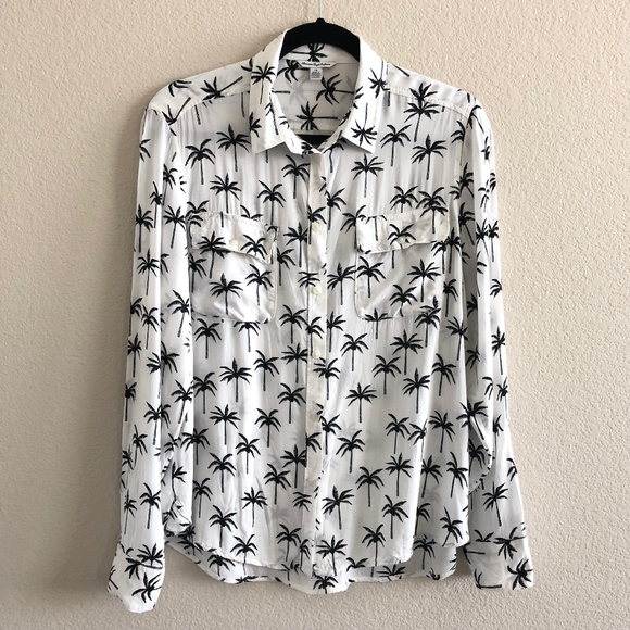 American Eagle Outfitters Tops - American Eagle Outfitters Button Down Shirt